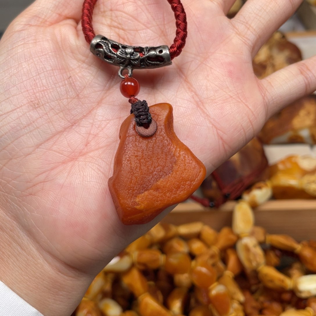 琥珀珠宝奇石未镶嵌