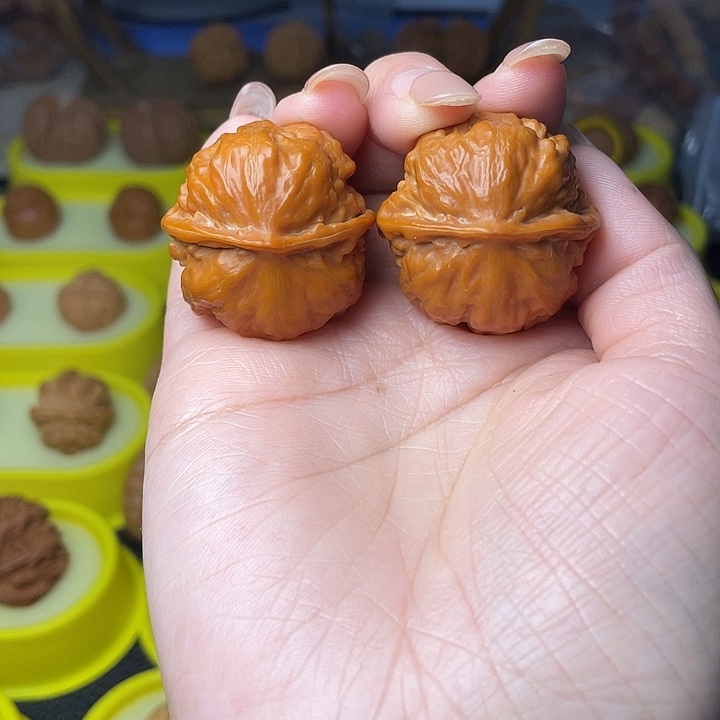 天***海文玩核桃吊坠蚂蚁王