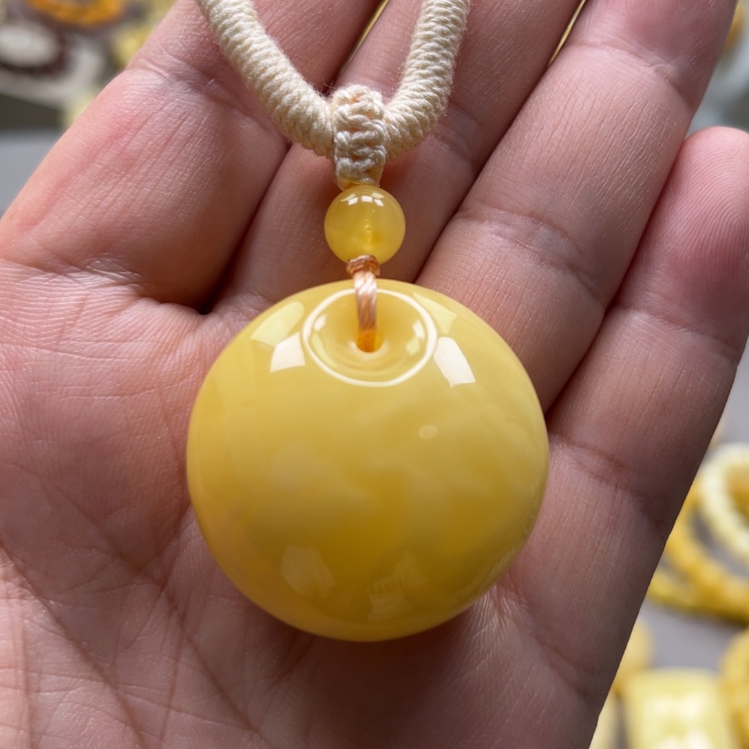 琥珀未镶嵌颈饰吊坠