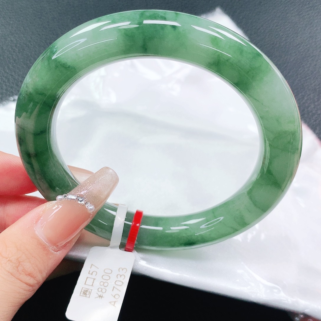 翡翠手镯未镶嵌57圈