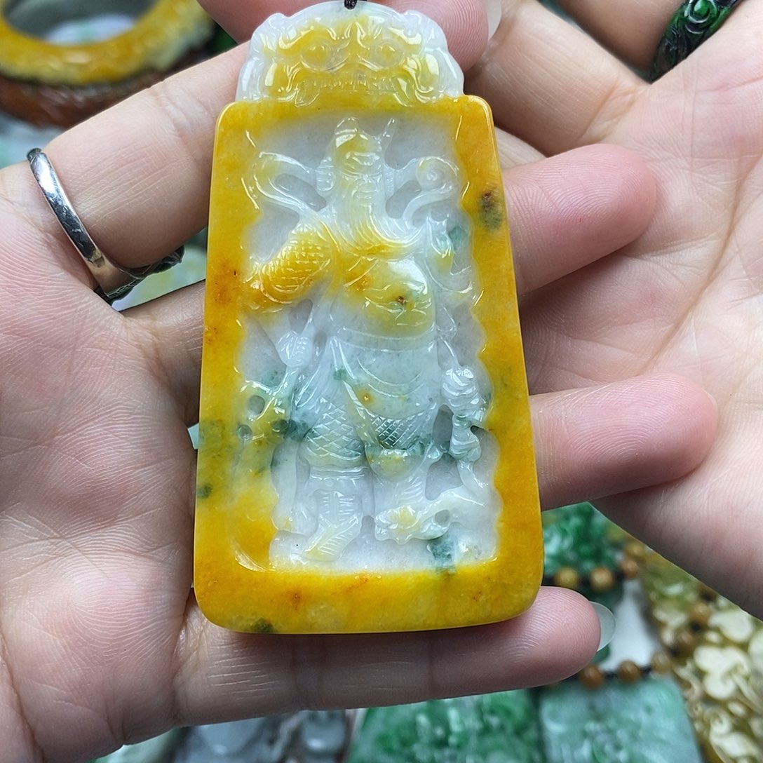 颈饰未镶嵌翡翠柏**成牌子