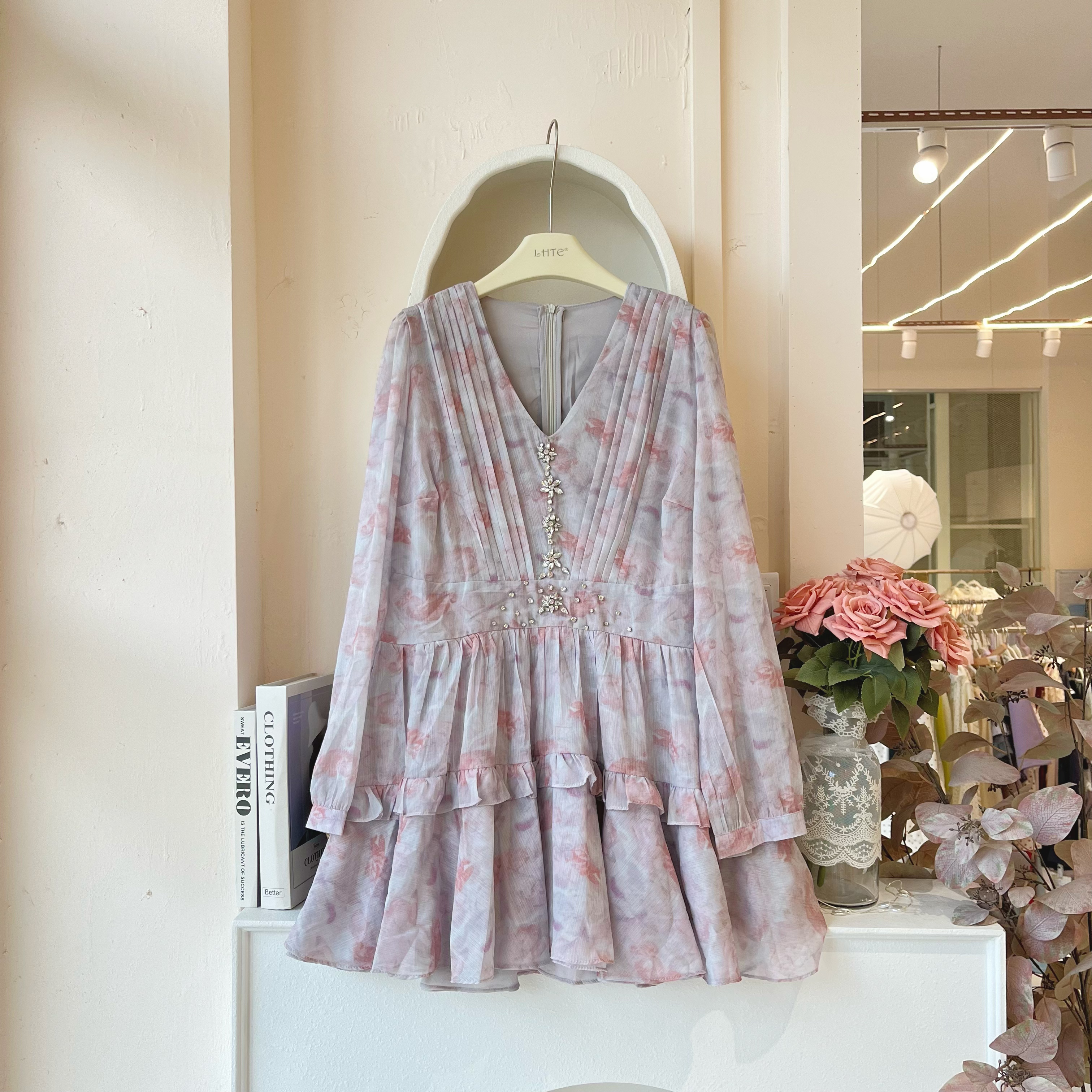 青青大码女装 LHTE灰紫色重工V领褶皱连衣裙C0074