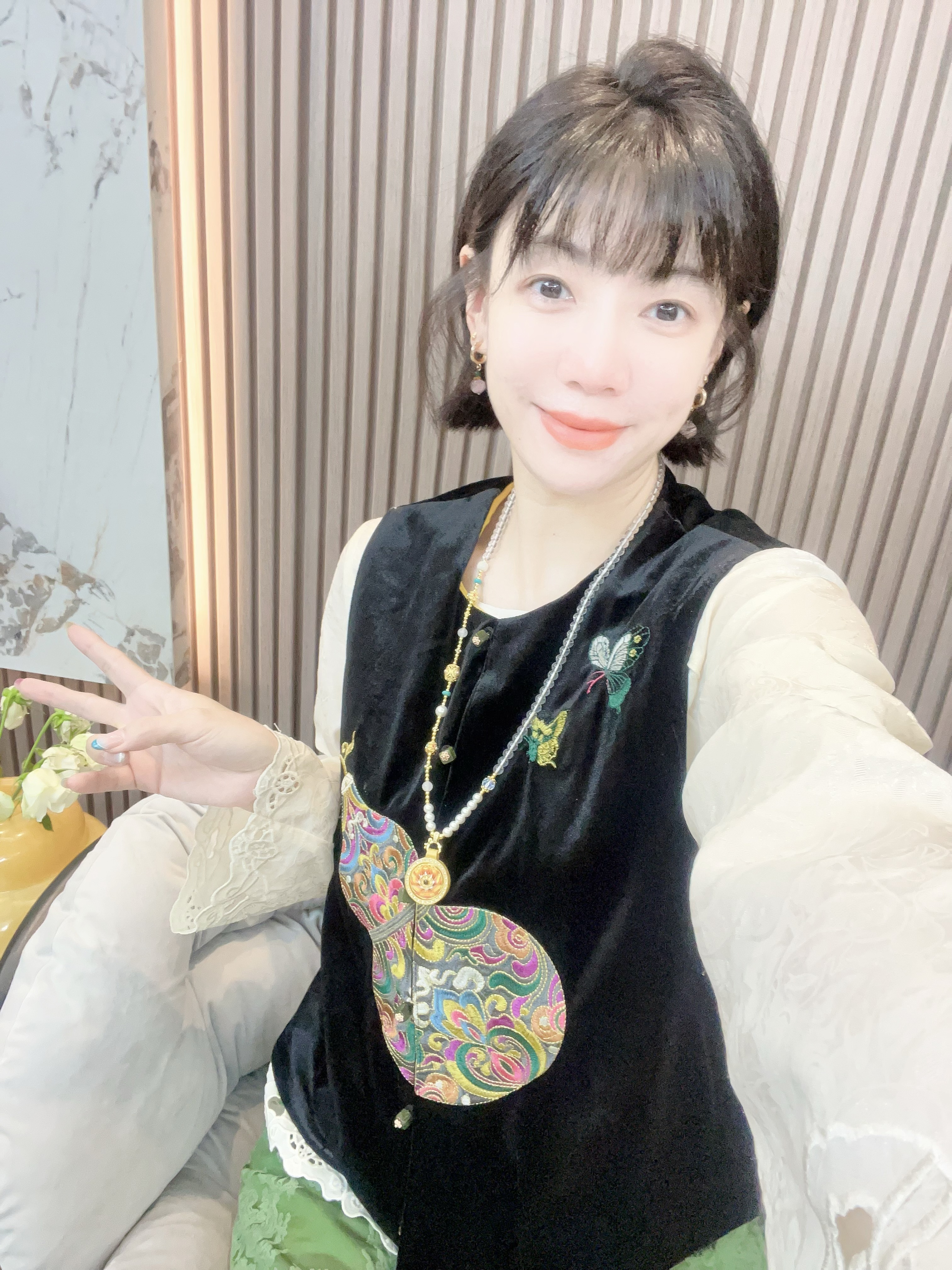 【宝葫芦】新中式蝴蝶宝葫芦刺绣时尚气质复古秋季丝绒马甲