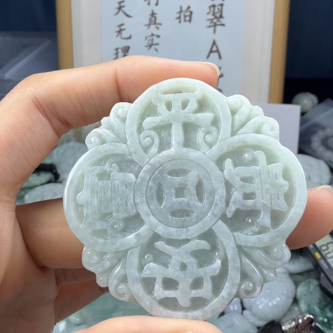 翡翠未镶嵌颈饰翡翠