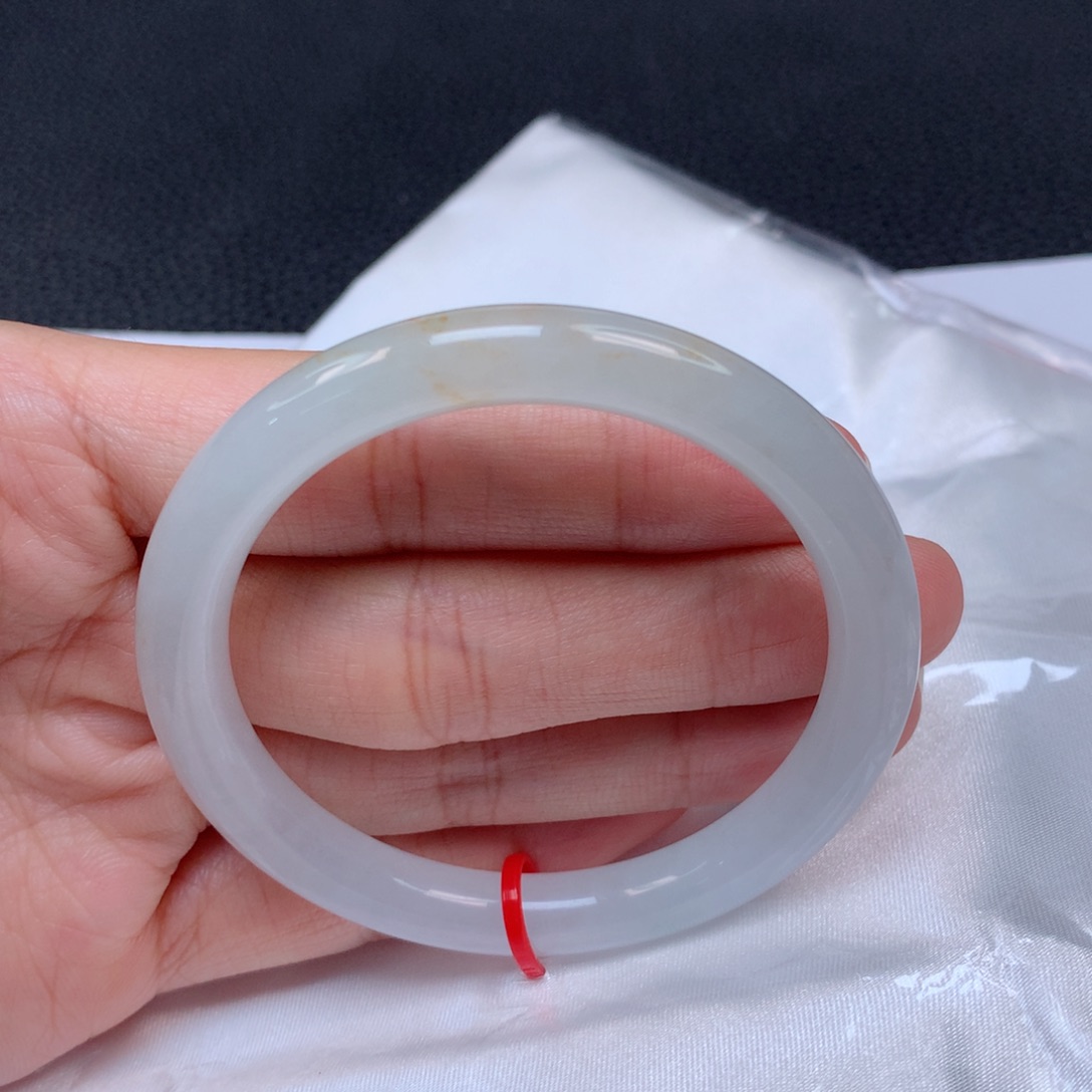 翡翠手镯未镶嵌天然