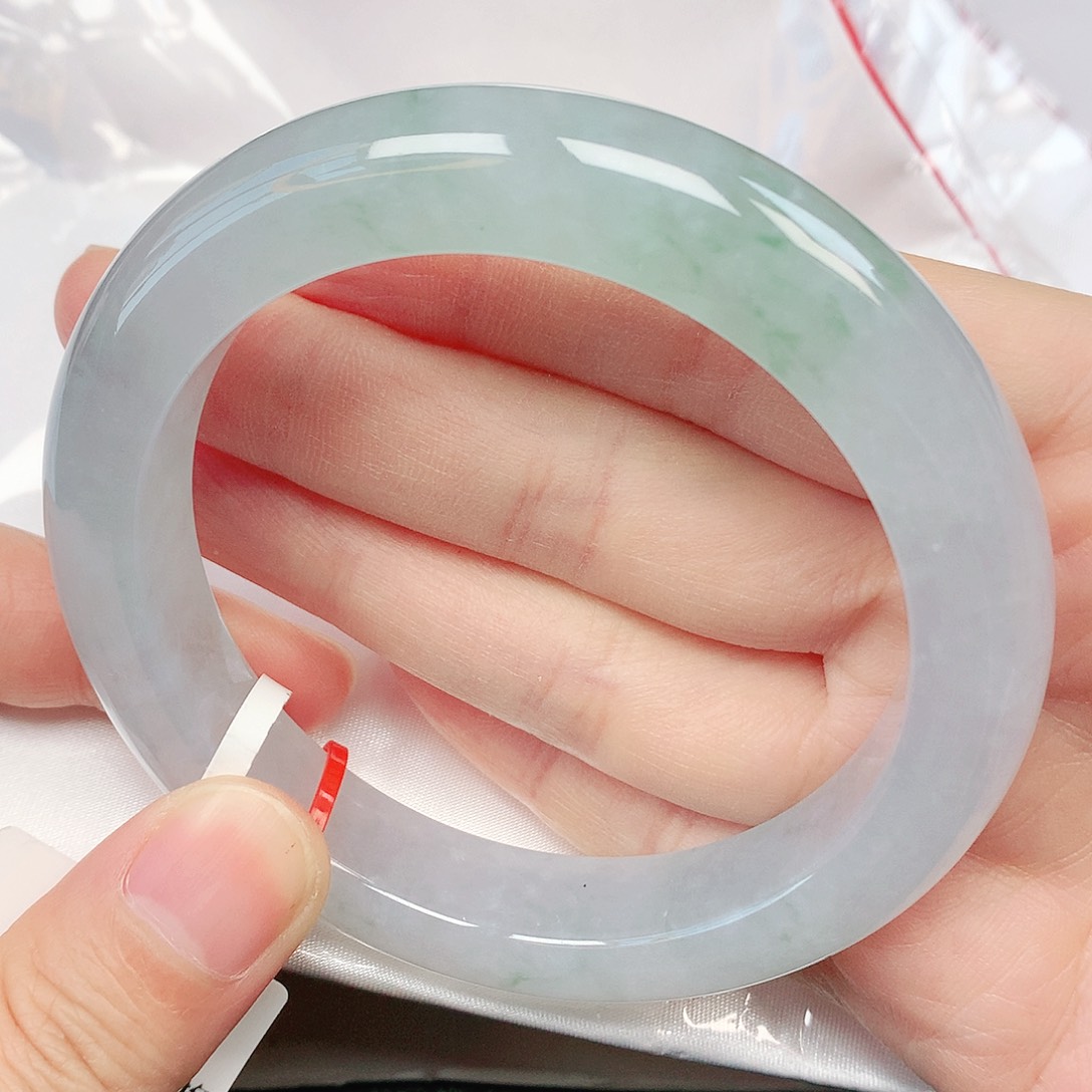 翡翠手镯未镶嵌抖音60