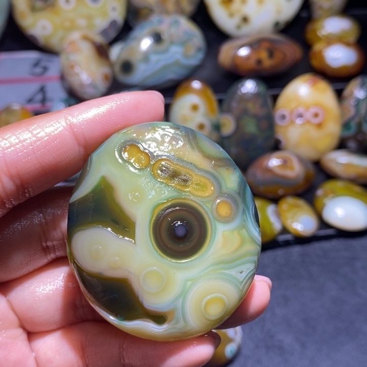 玛瑙/玉髓未镶嵌珠宝奇石125