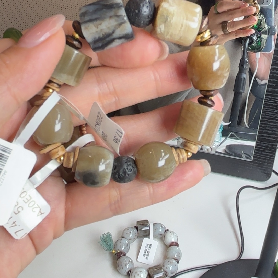 时***道和田玉（糖玉）未镶嵌手链