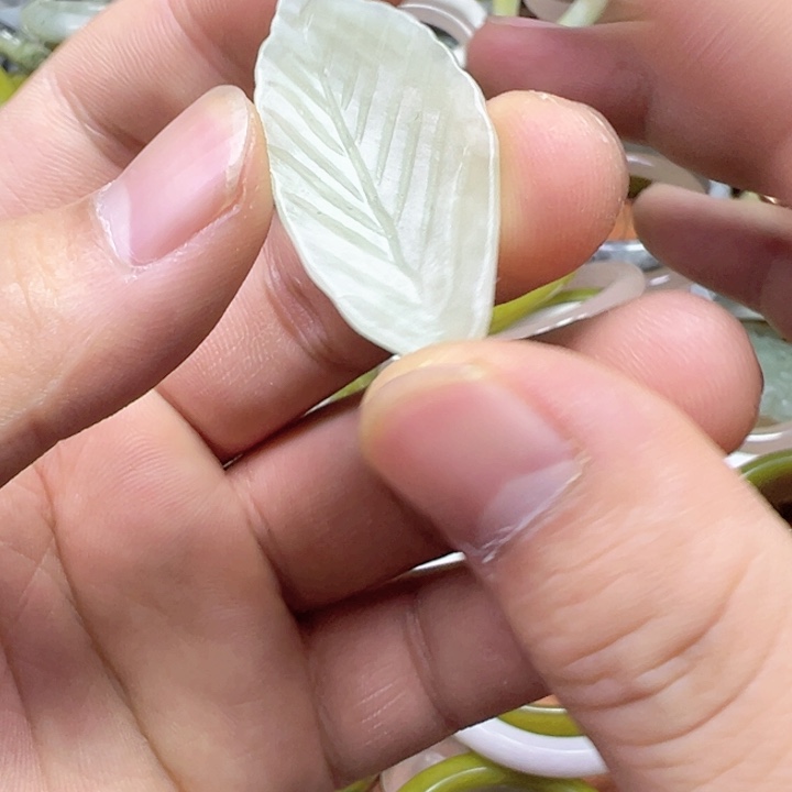 未镶嵌蛇纹石玉手链