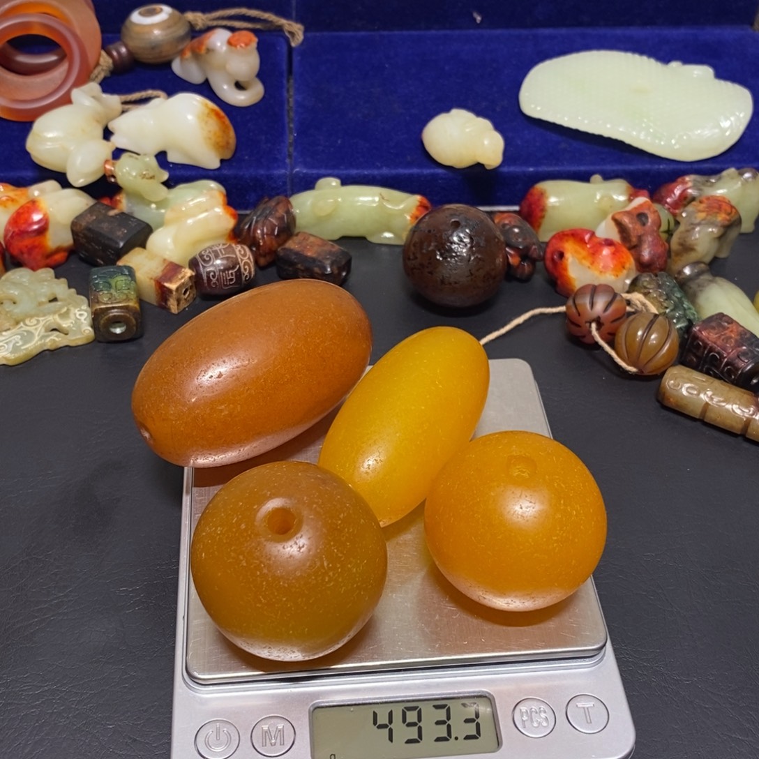 玉***引玛瑙/玉髓未镶嵌颈饰