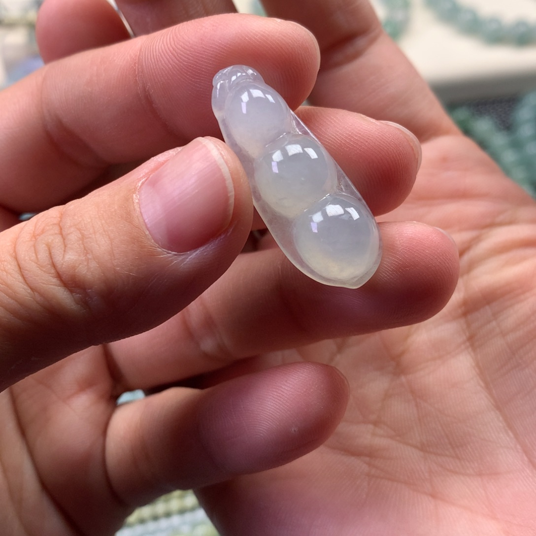 翡翠未镶嵌颈饰天然翡翠豆子定金