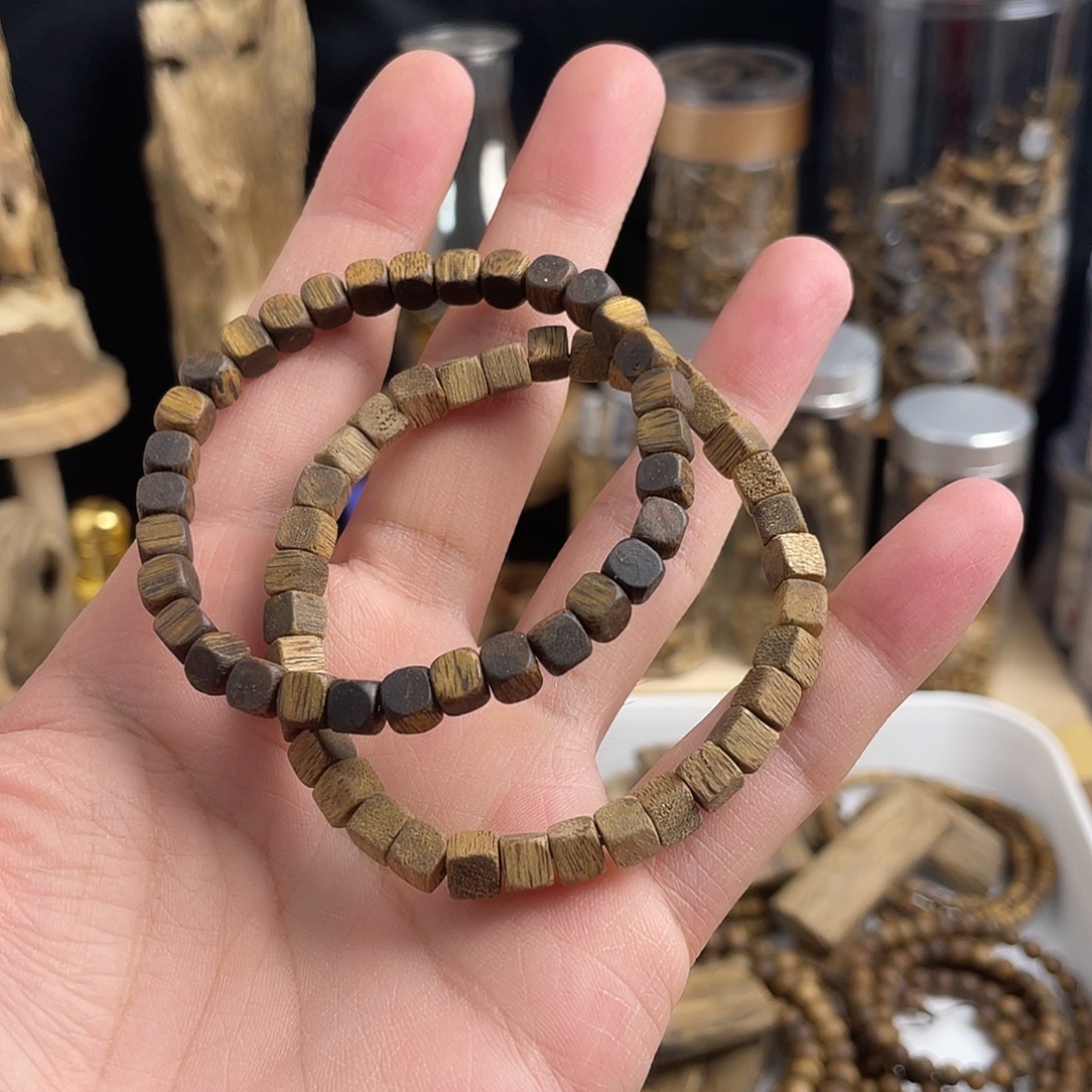 沉香沉香碎屑小方糖2条