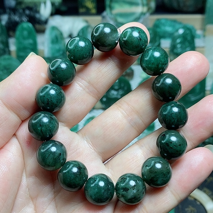 未镶嵌独山玉颈饰