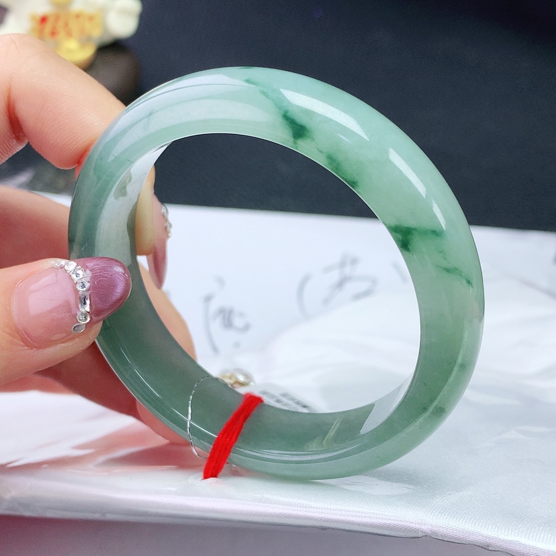 翡翠手镯未镶嵌53轮胎