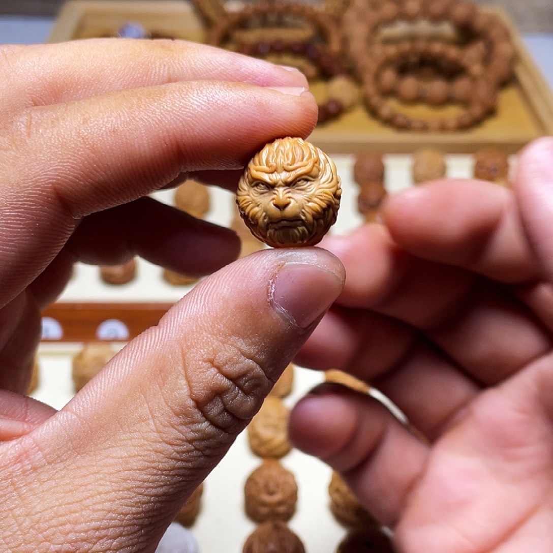 七***虹猴头核桃吊坠17左右猴头核桃雕刻