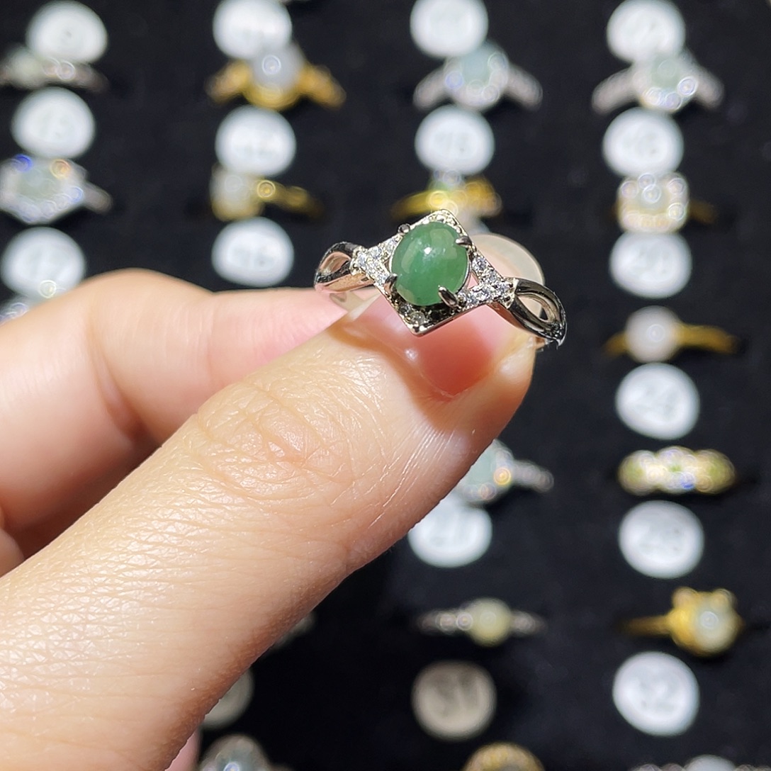 翡翠未镶嵌戒指戒指