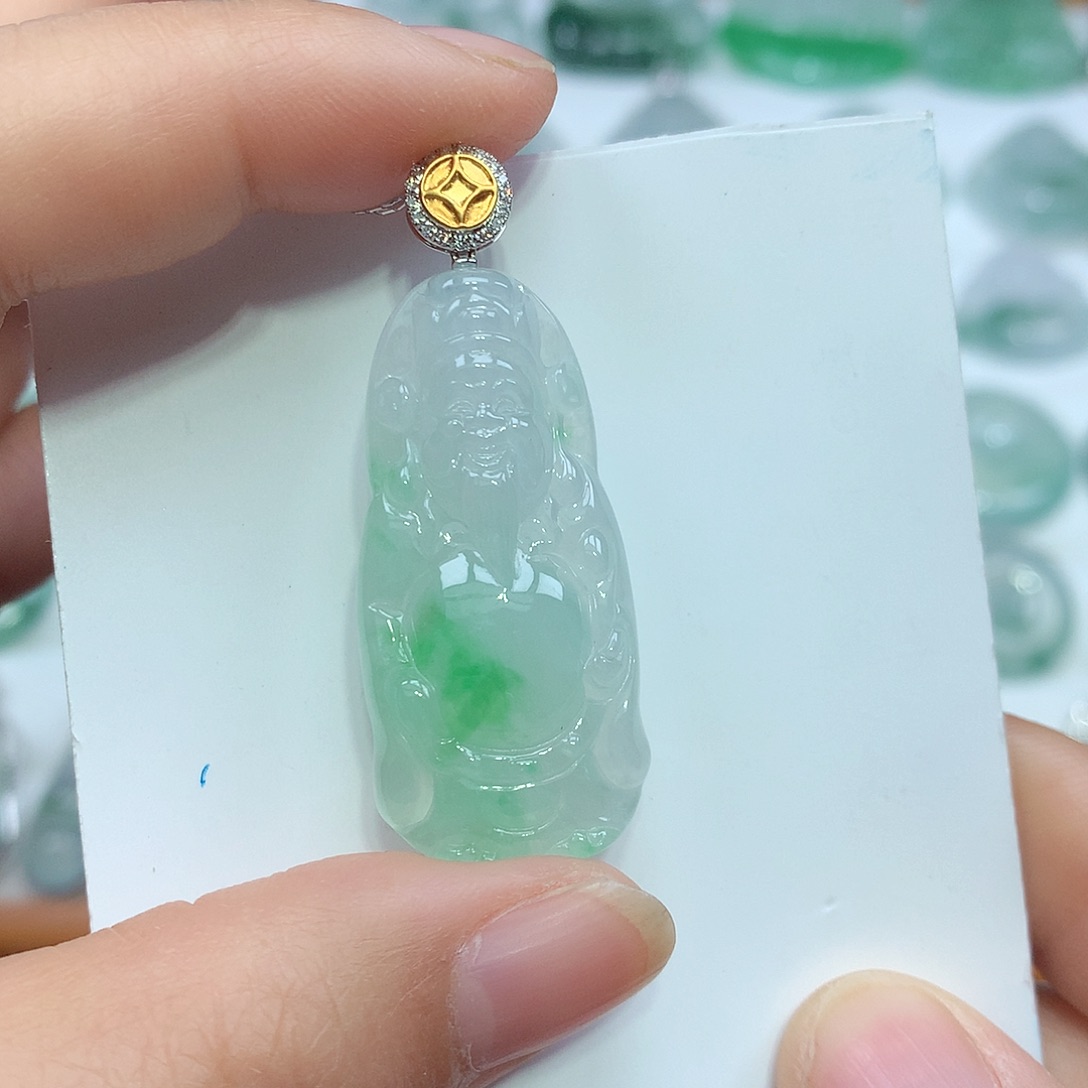 翡翠颈饰未镶嵌财神爷