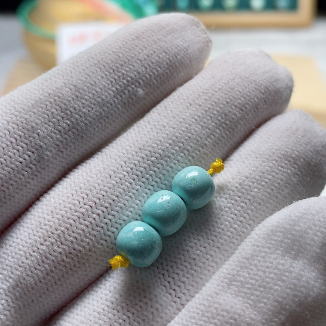 绿松石颈饰未镶嵌