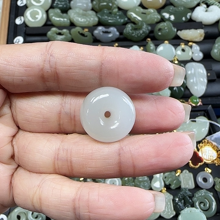 和田玉未镶嵌吊坠(不含链)