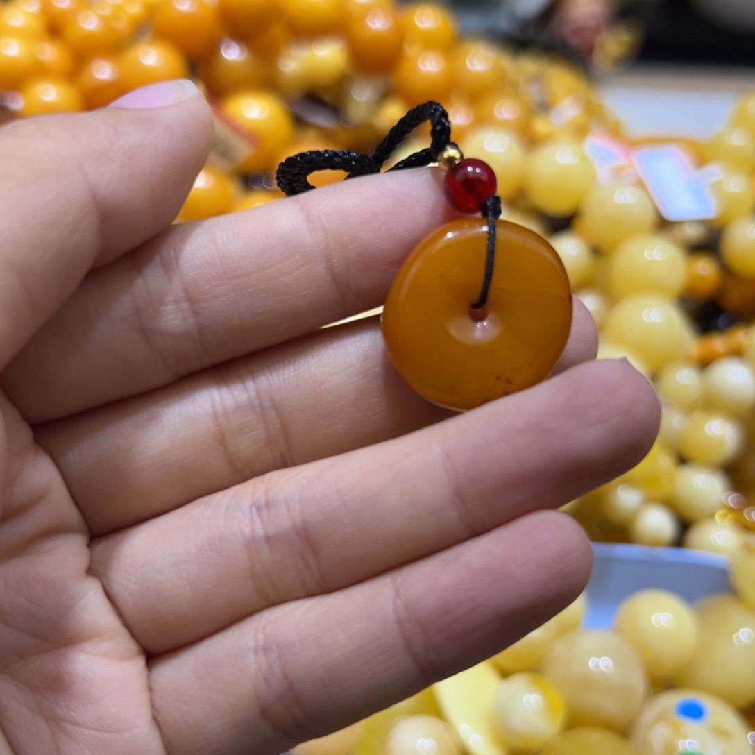 琥珀珠宝奇石未镶嵌