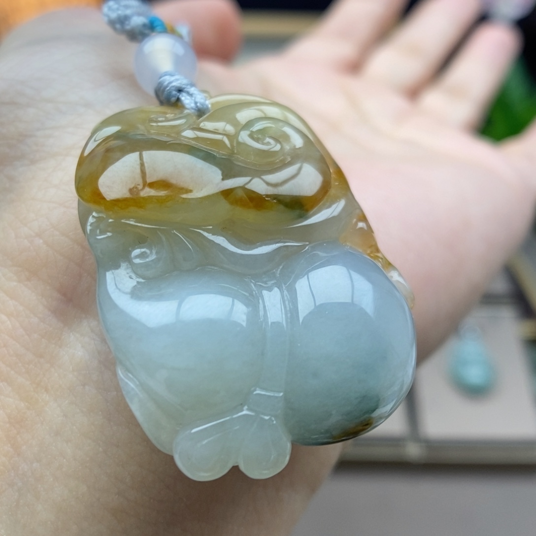 翡翠未镶嵌颈饰吊坠115