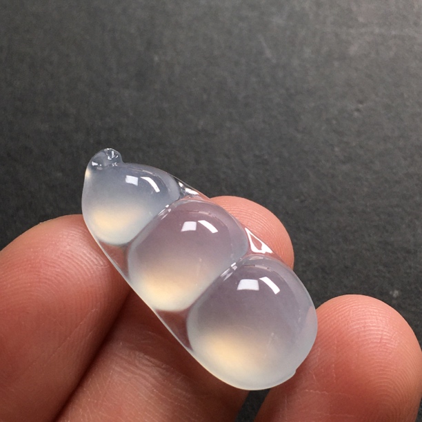 尺寸28.8-12.9-5.5缅甸翡翠连中三元冰润福豆吊坠挂件时尚气质宝