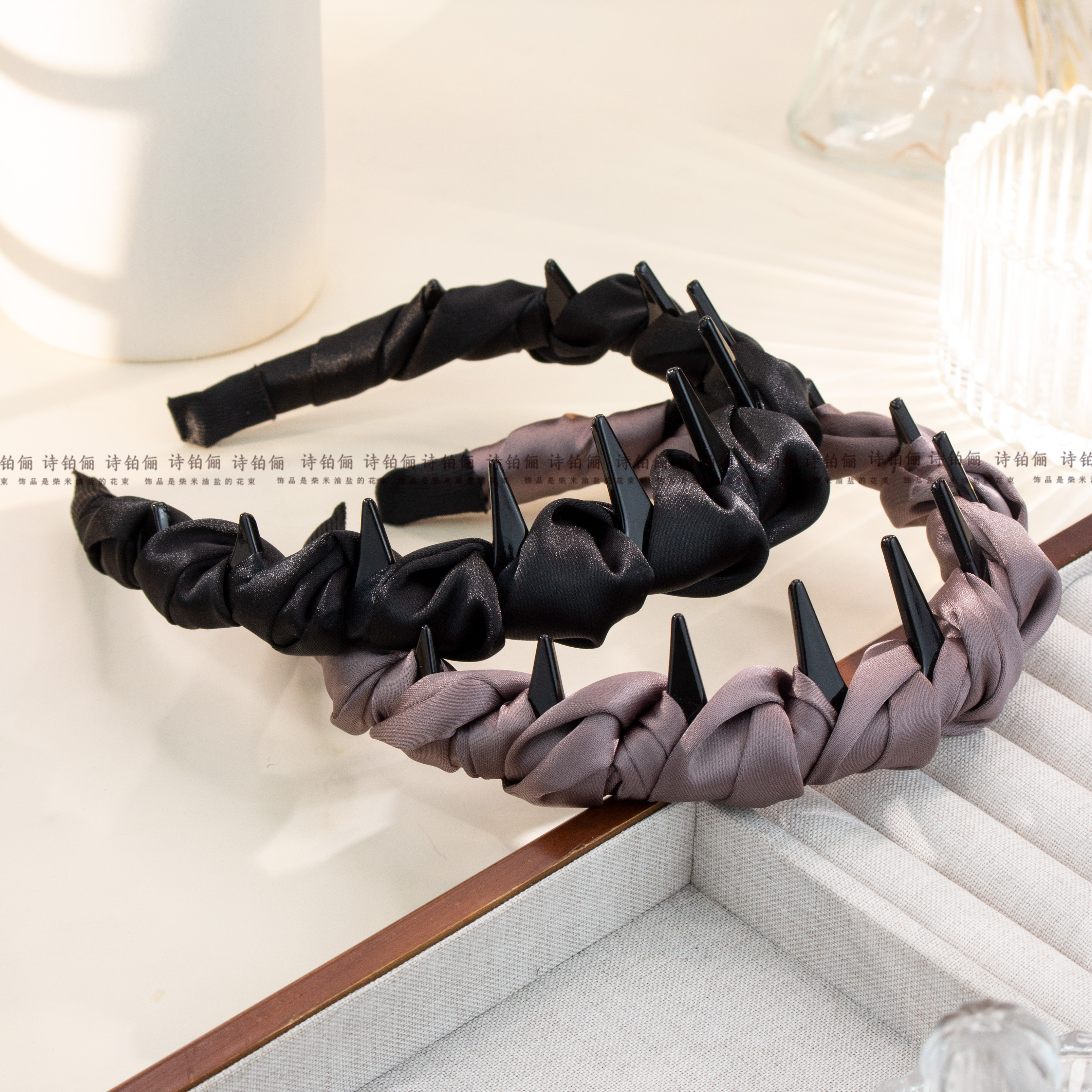 【初见】2025爆款缠绕麻花高颅顶带齿发箍  SG1713