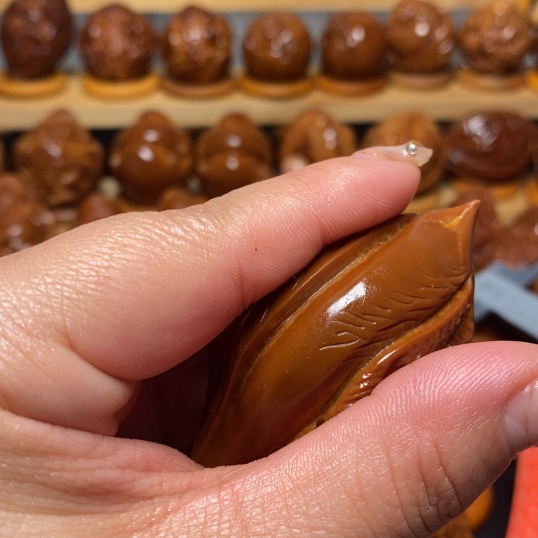 【闪购商品】橄榄核吊坠@****人纯手工三面