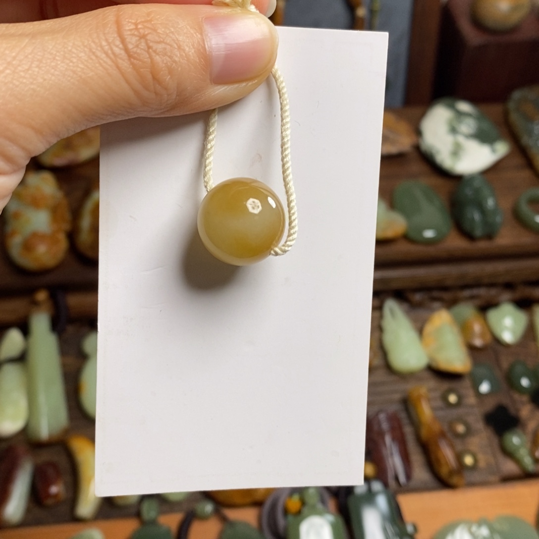 佛***玉岫岩老玉（透闪石质玉）未镶嵌颈饰