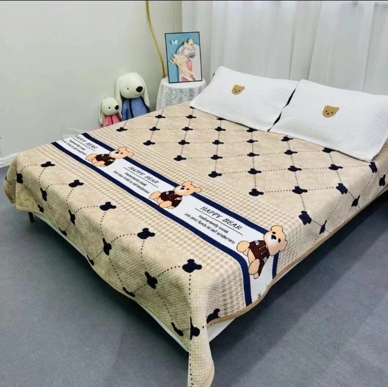 宝贝熊 牛奶绒 床盖 柔软亲肤 透气 防滑 可贴身 可机洗水洗