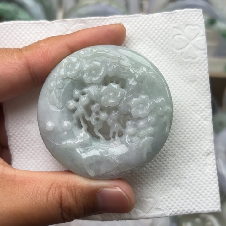 翡翠未镶嵌颈饰梅花鹿吊坠