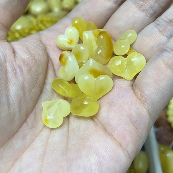 蜜蜡未镶嵌裸石多样性发货其一