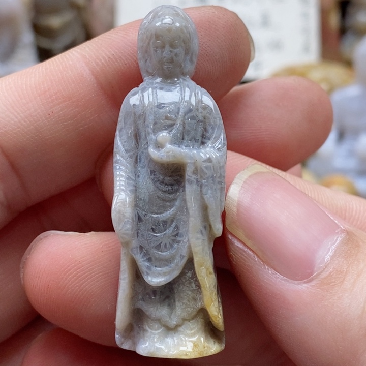 石英质玉未镶嵌颈饰