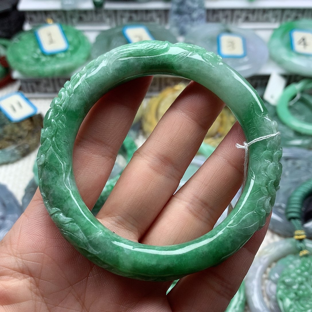 翡翠手镯未镶嵌佩**麻复古风格