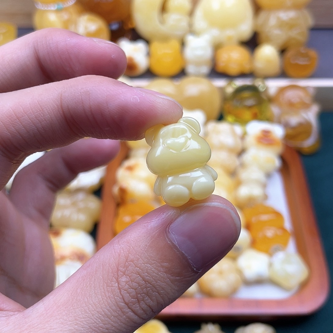 琥珀裸石未镶嵌蜜蜡