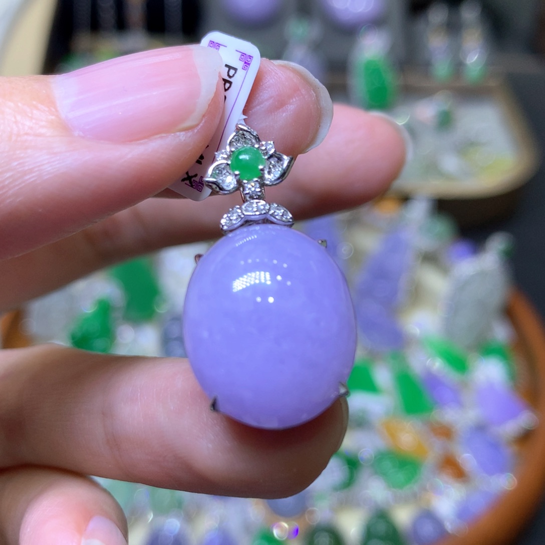 【闪购商品】翡翠颈饰18K金镶嵌翡翠吊坠项链