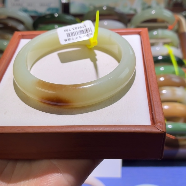 和田玉未镶嵌手镯57