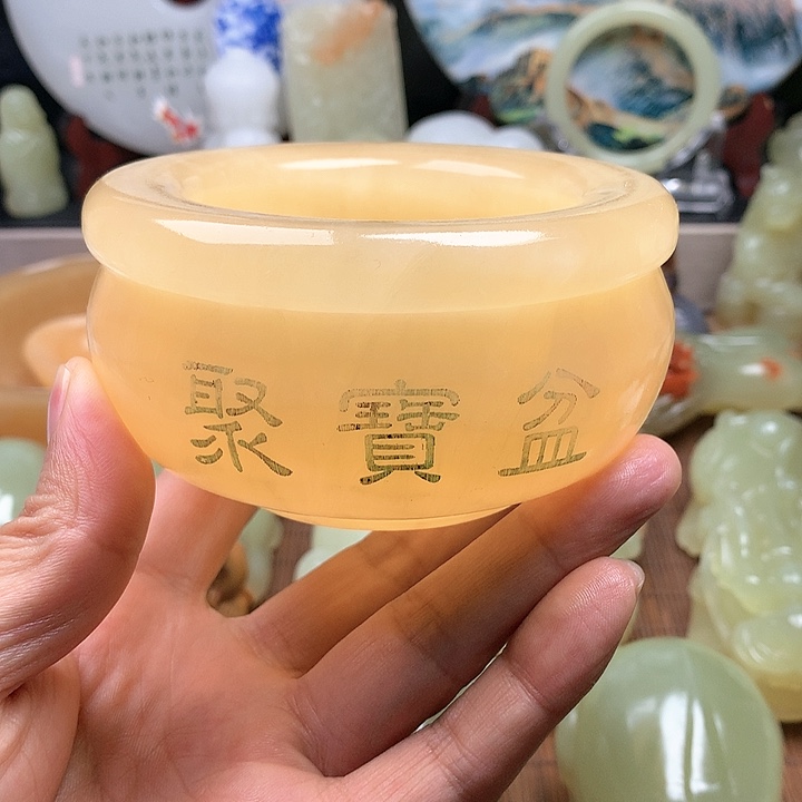 石英质玉颈饰未镶嵌