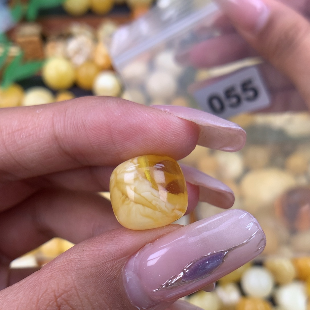 未镶嵌琥珀珠宝奇石13.5