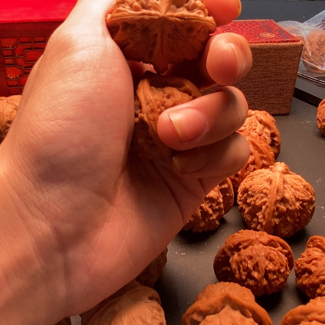 m****吊坠文玩核桃正四