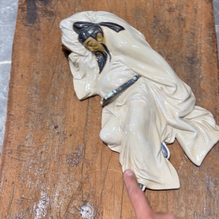 将***黄石湾公仔衬托盆景