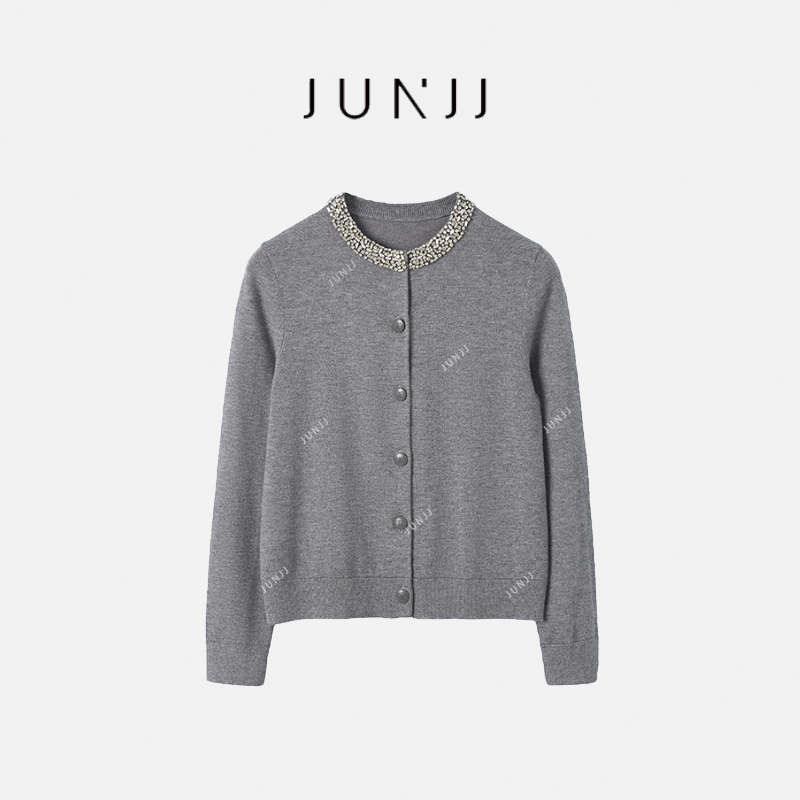JUNJJ【恋恋花影】2024宽松显瘦圆领长袖纽扣轻奢开衫休闲针织衫