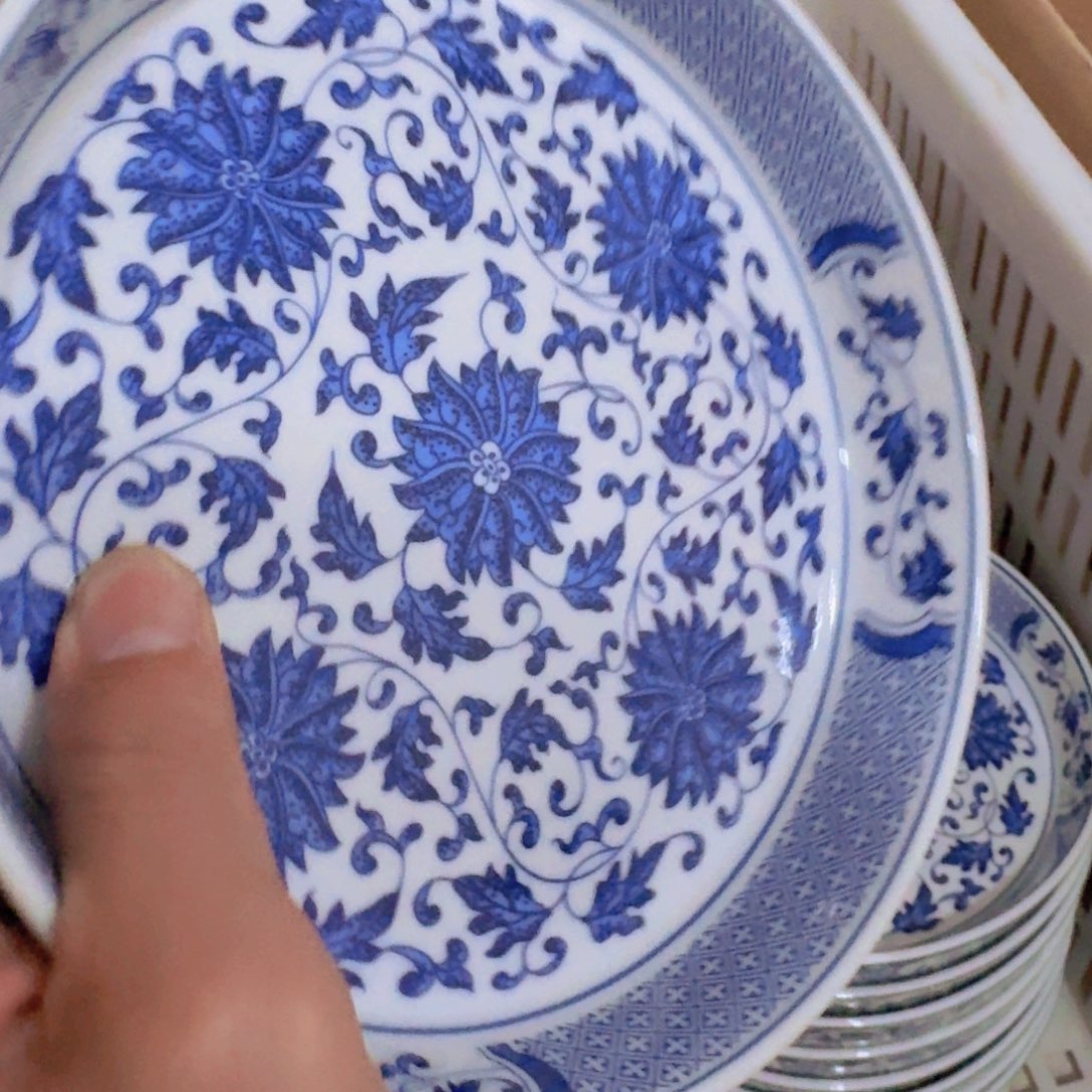 瓷片青花缠枝莲大壶乘景德镇