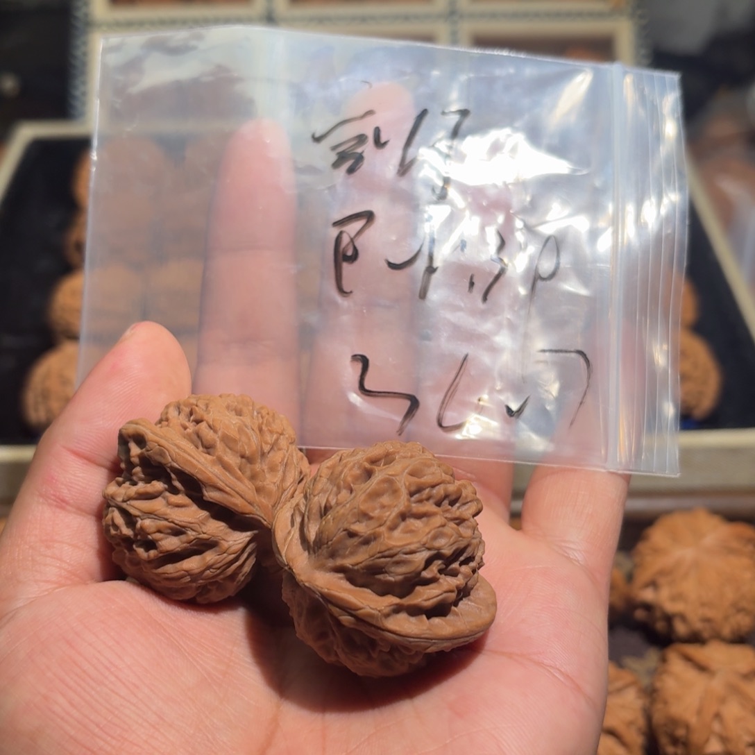 吊坠文玩核桃不***、宫灯