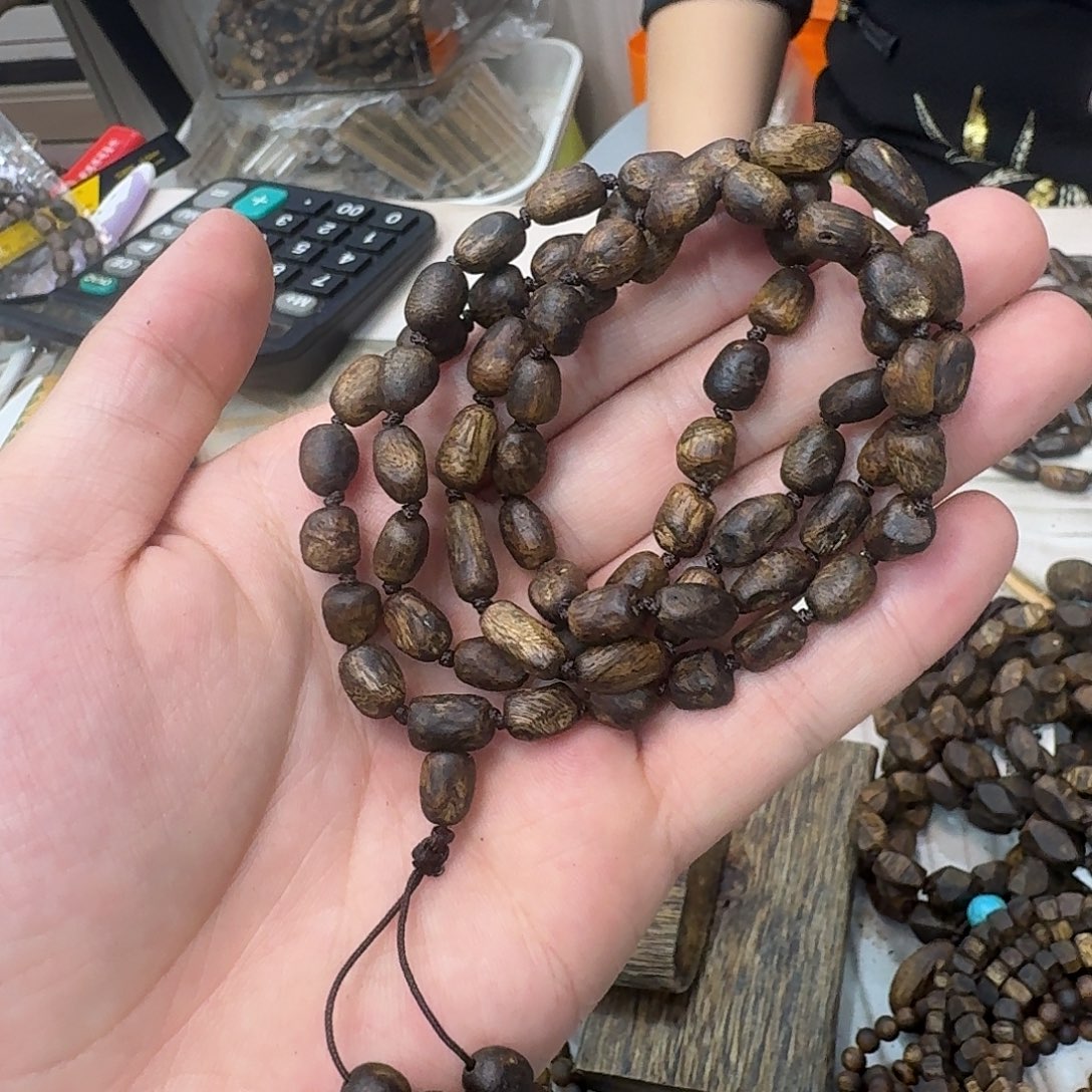 沉香碎屑沉香紫棋母树 99 沉多圈 16 克多样性发一