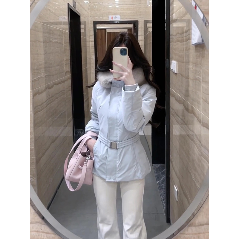 韩系腰带浅蓝色羽绒服女冬季2025新款加厚保暖滑雪服百搭收腰外套