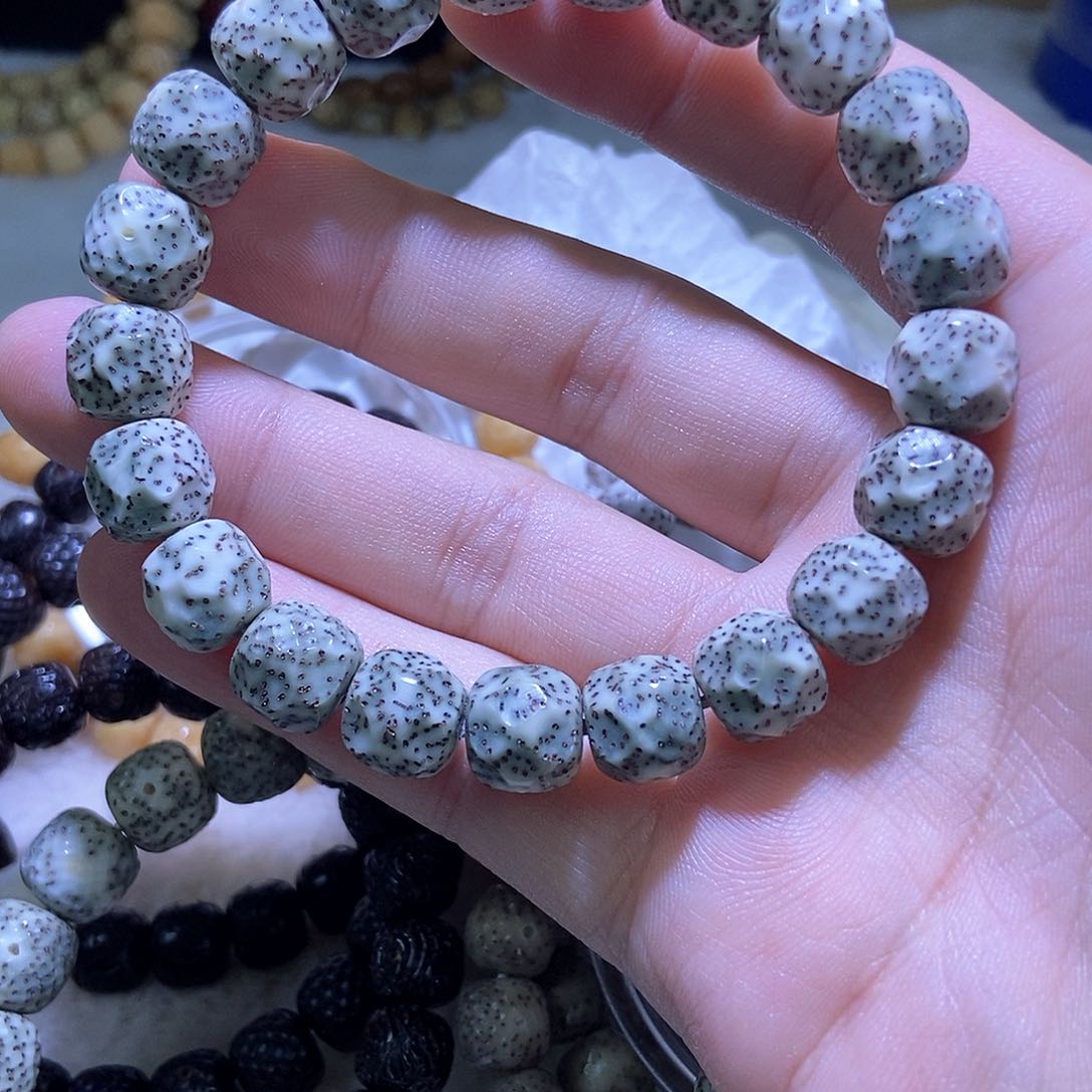 星月菩提吊坠龙象