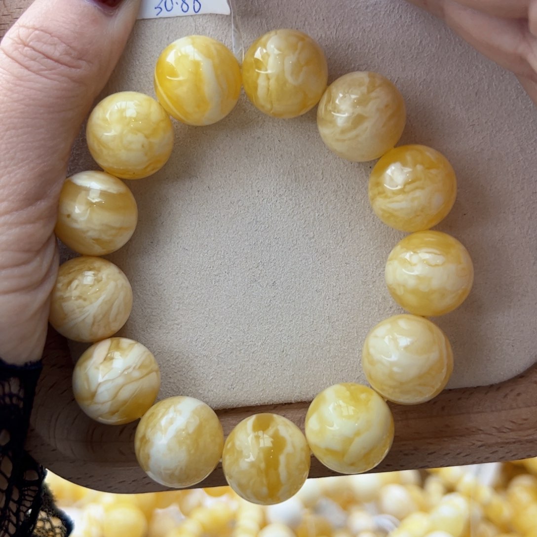 琥珀手链未镶嵌肚*?30.88克