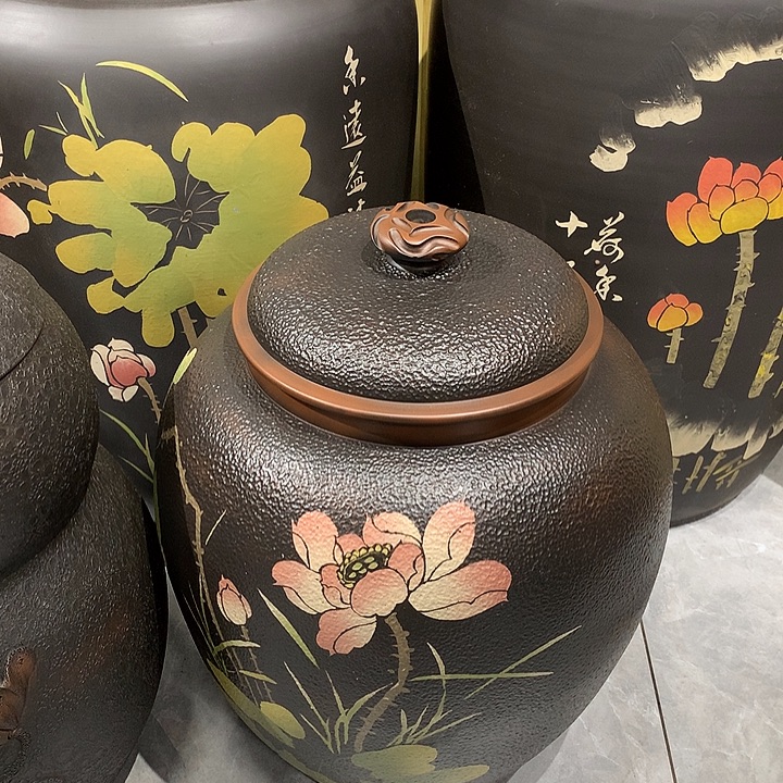 三号锤纹水缸。       