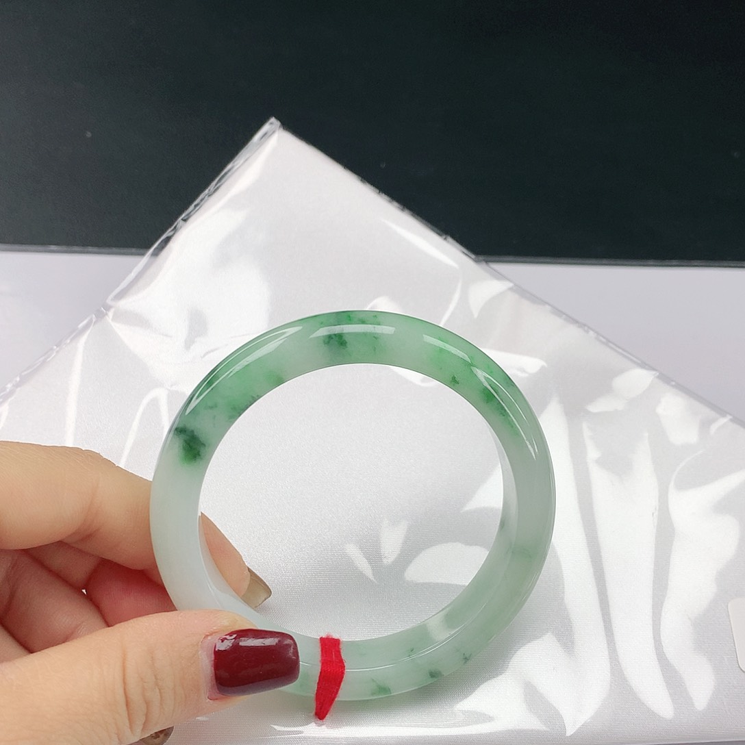 翡翠手镯未镶嵌翡翠374